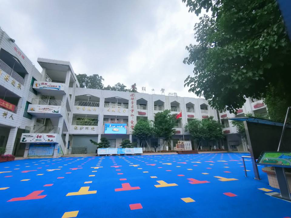 校园图片2.png
