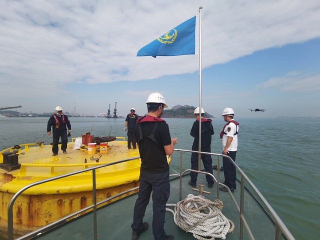 南沙海事处与广州航标处南沙航标站开展沿海专用航标联合检查.jpg