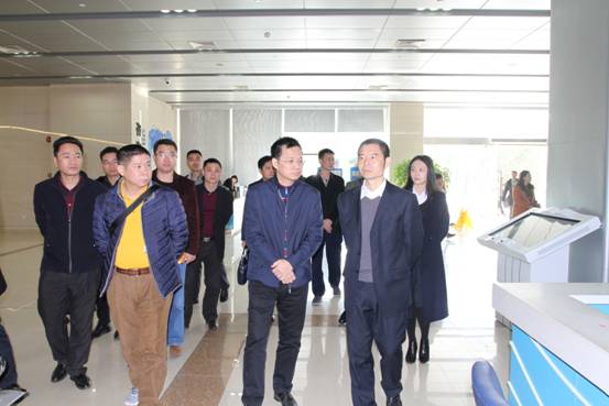 河源江东新区党委副书记贺新彬同志一行到南沙政务中心调研