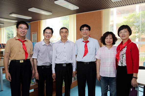 区政协主席熊文辉率队到金隆小学调研