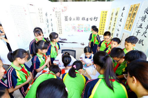 现场书法展示.jpg