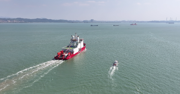 南沙海事处全力保障极地科考船顺利离港.png