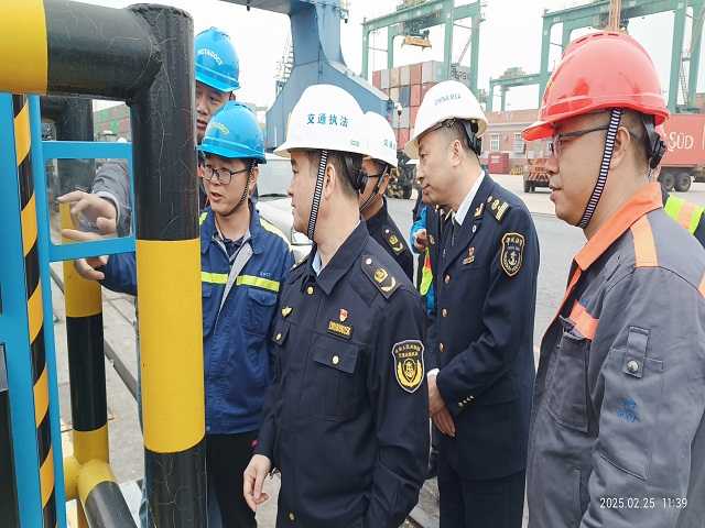 南沙区水安办组织港口码头岸电设施专项联合检查.png