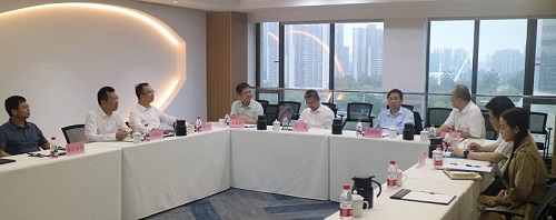 照片2：交流探讨照片.jpg