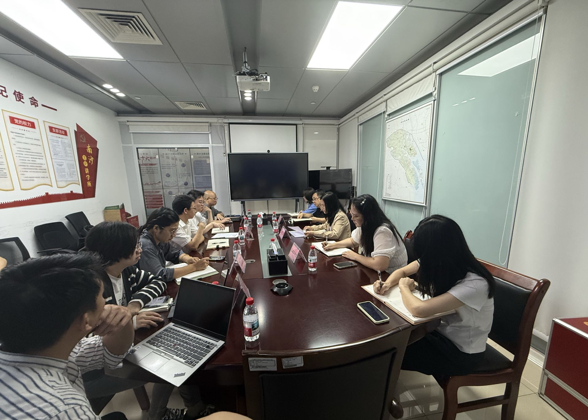 南沙区统计局召开城中村改造固定资产投资项目工作对接会议.png