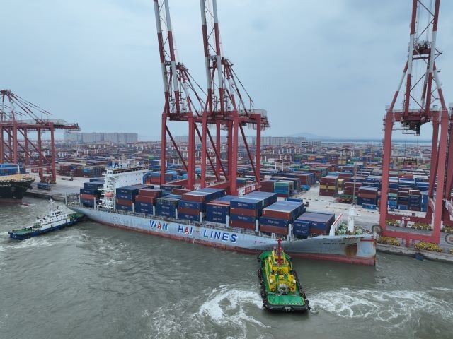 南沙海事联合南沙边检多措并举保障榴莲船舶快速进港.jpg
